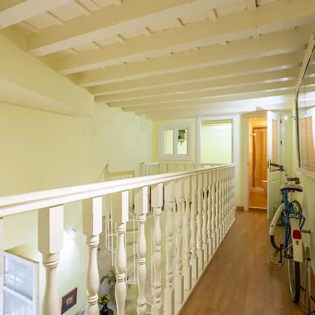 Duplex En Antigua Casa Palacio - Calle San Isidoro * Sewilla
